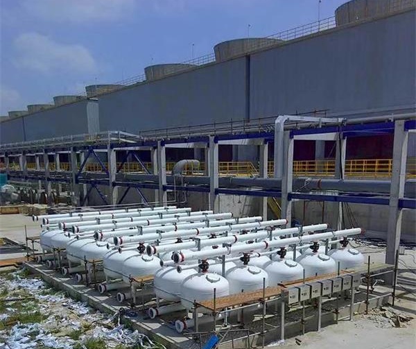 工業(yè)冷水機(jī)配套冷卻塔廠(chǎng)家的重要性,如何選擇合適的冷卻塔廠(chǎng)家